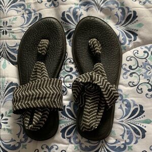 Sanuk Black and White Sling Yoga Sandals with Chevron Pattern